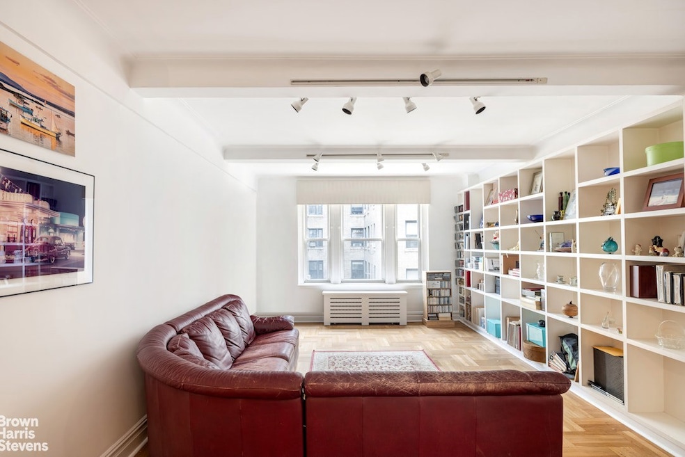 Pending $1,650,000 • Co-Listing Agent