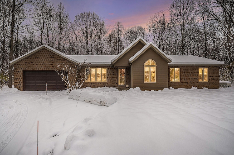 1209 Morris Dr, Niles, MI 49120 - photo 1