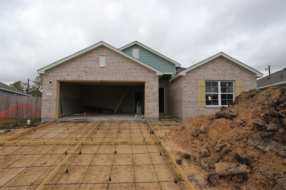 1224 Filly Creek Dr, Alvin, TX 77511 - photo 1