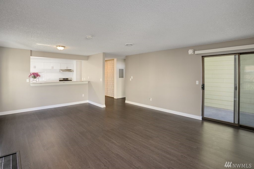 22232 24th Ave S unit Q121, Des Moines, WA 98198 - photo 1