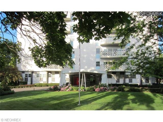 The Carlton House  275 N Portage Path Unit 1D, Akr