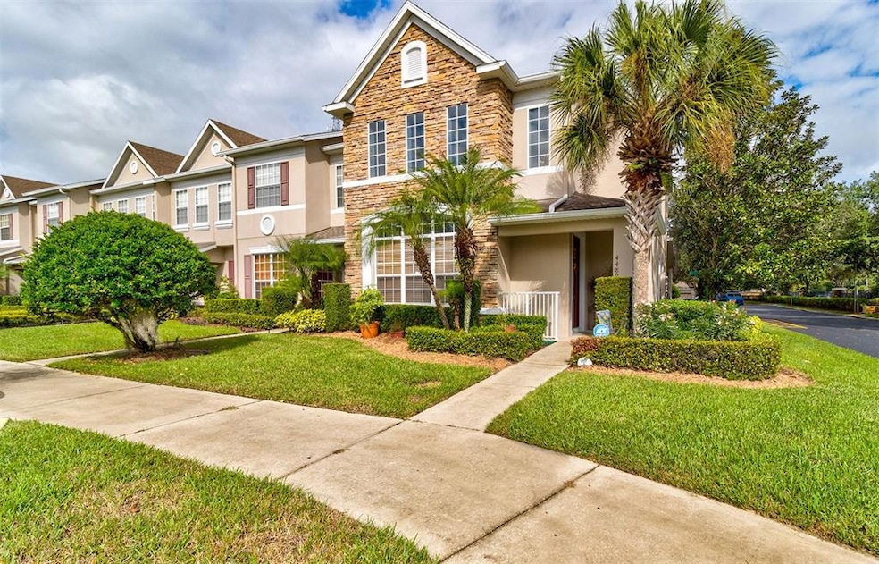 The coveted end unit!