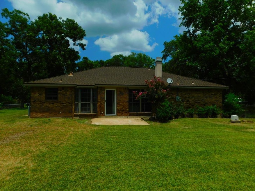 2933 Cr 510z, Brazoria, TX 77422 - photo 1