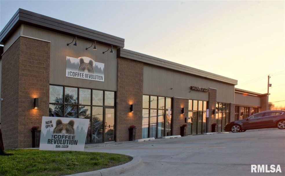 2225 W 53rd St unit 300, Davenport, IA 52806 - photo 1