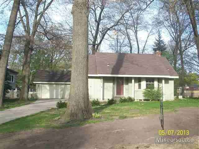 2866 Riverside Dr, Port Huron, MI 48060 - photo 1