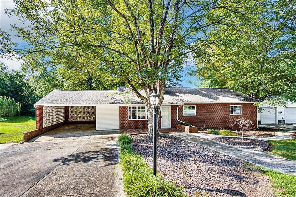 839 Danwood St, Asheboro, NC 27205 - photo 1