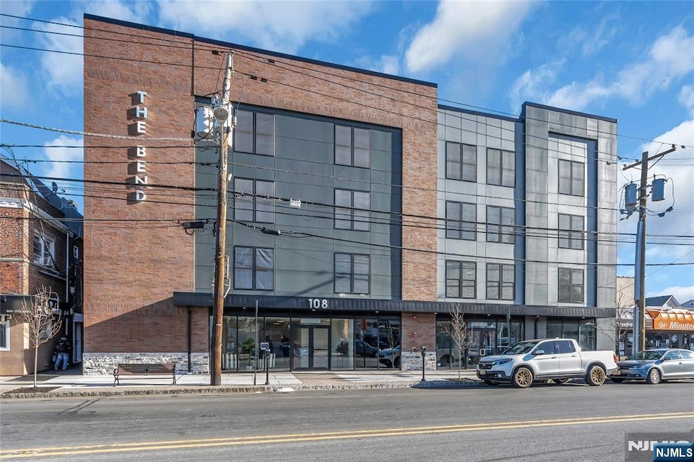 For Rent $3,000/month • Co-Listing Agent