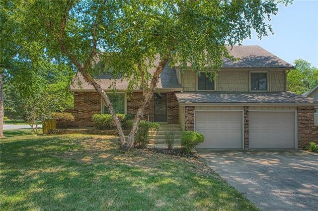 7103 Halsey Dr, Shawnee, KS 66216 - photo 1