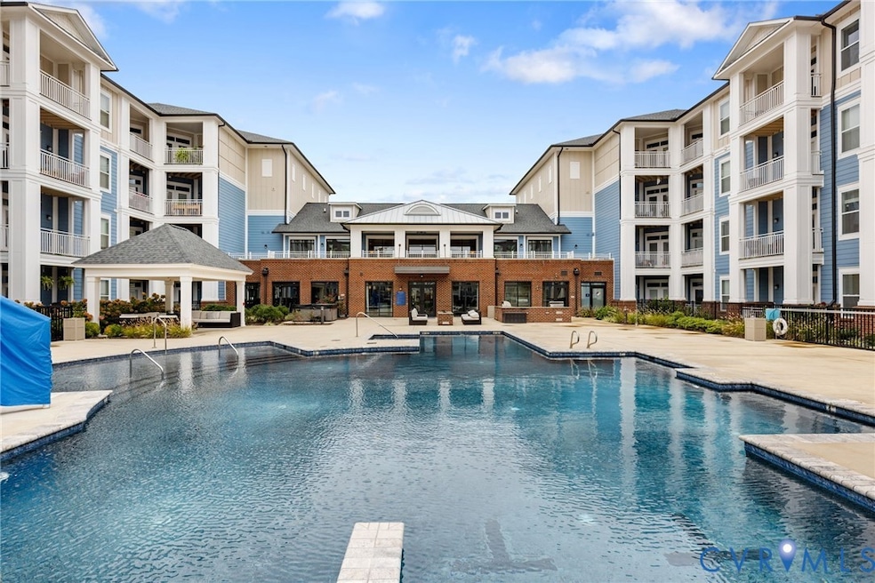 10520 Stony Bluff Dr unit 101, Ashland, VA 23005 - photo 1