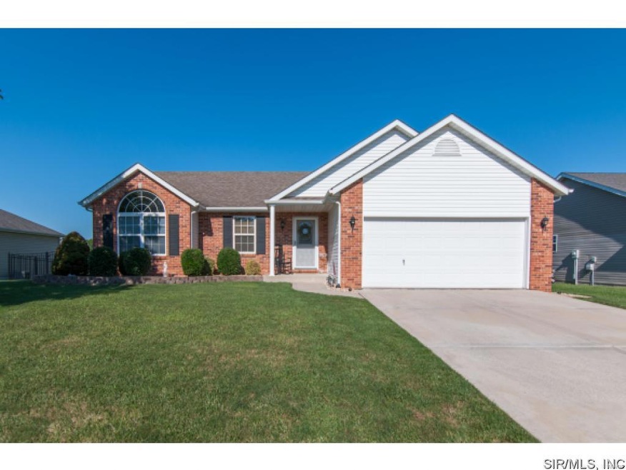 1943 Wellington Ln, Maryville, IL 62062 - photo 1