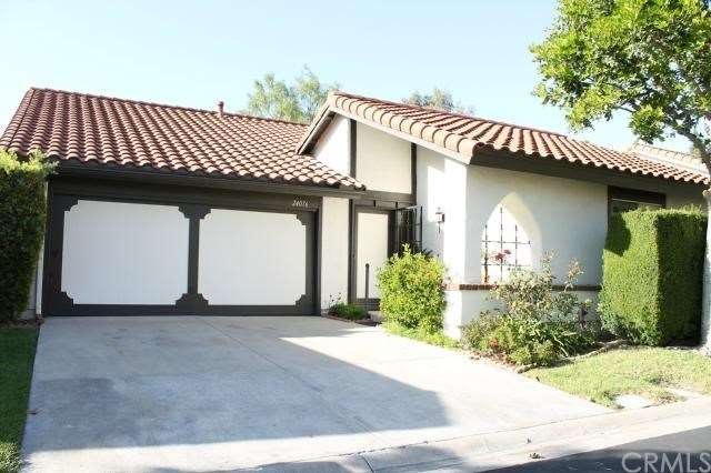 Front of home on cul-de-sac street.