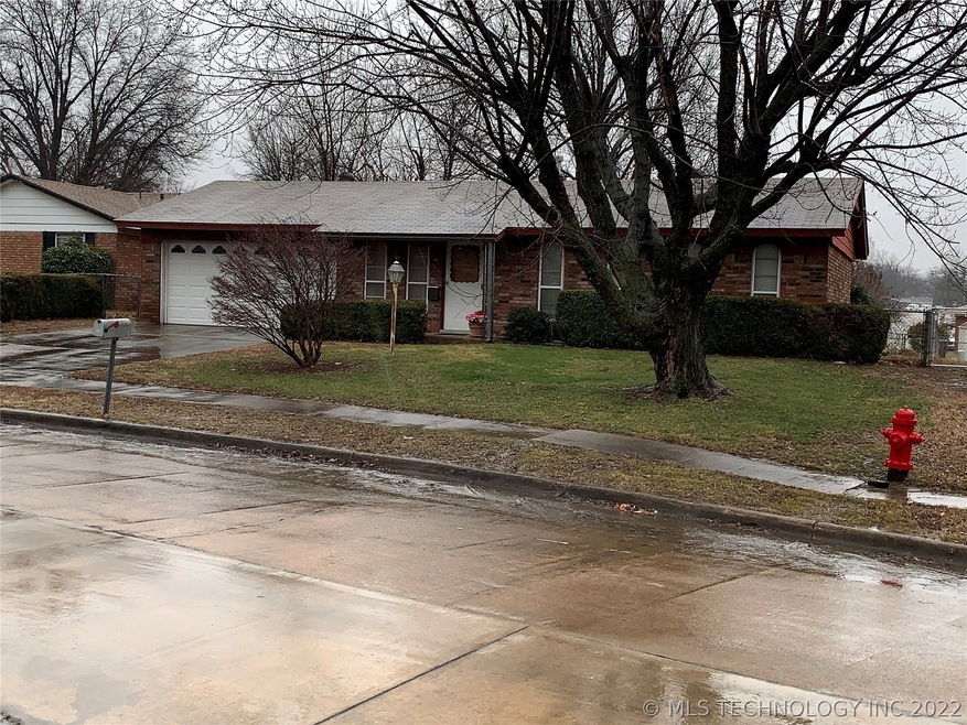 321 S Gum Ave, Broken Arrow, OK 74012 - photo 1