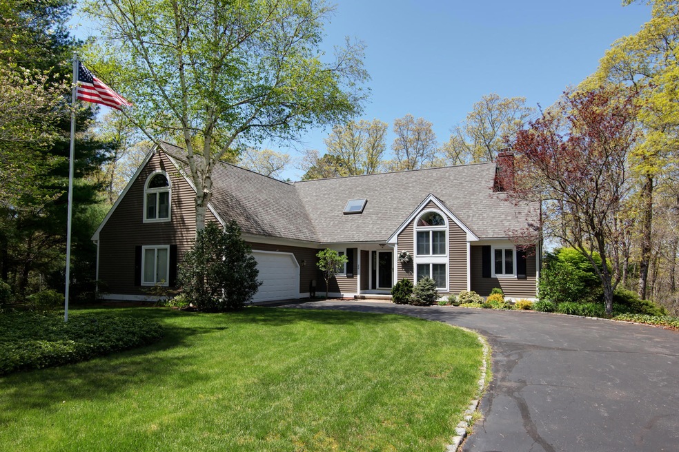 22 Valerie Cir, East Falmouth, MA 02536 - photo 1