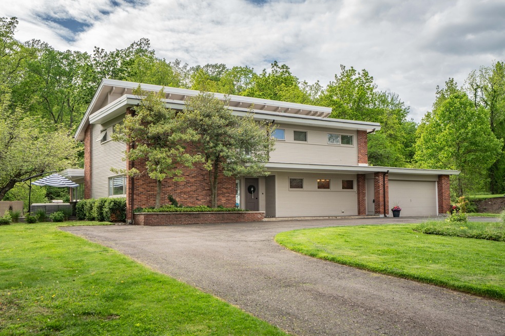 31 Westcliff Dr, West Hartford, CT 06117 - photo 1