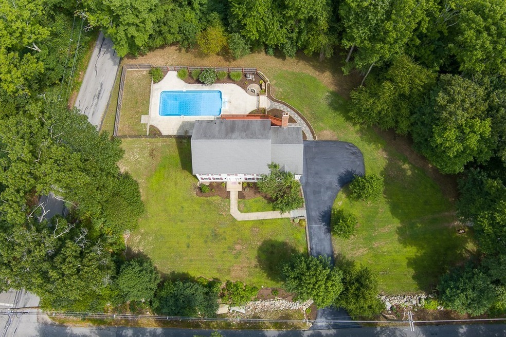 260 SE Main St, Douglas, MA 01516 - photo 1