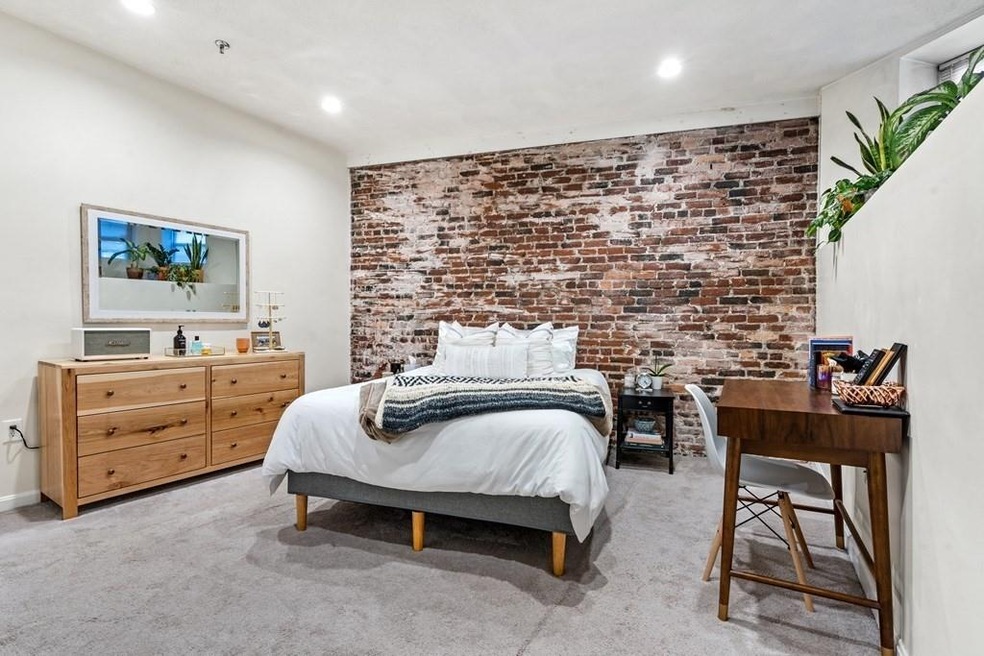 61 Park Dr unit 21, Boston, MA 02215 - photo 1