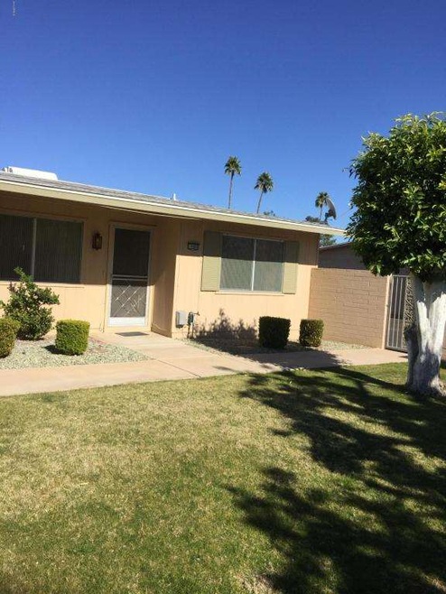 10880 W Santa fe Dr, Sun City, AZ 85351 - photo 1