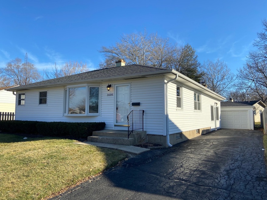 3600 Pheasant Dr, Rolling Meadows, IL 60008 - photo 1