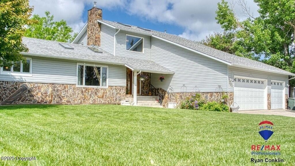 904 Clarion Dr-1