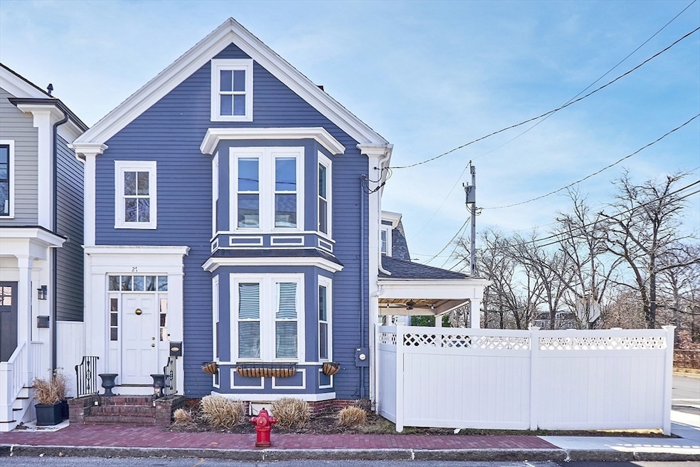 Sold $1,087,500 • Co-Listing Agent