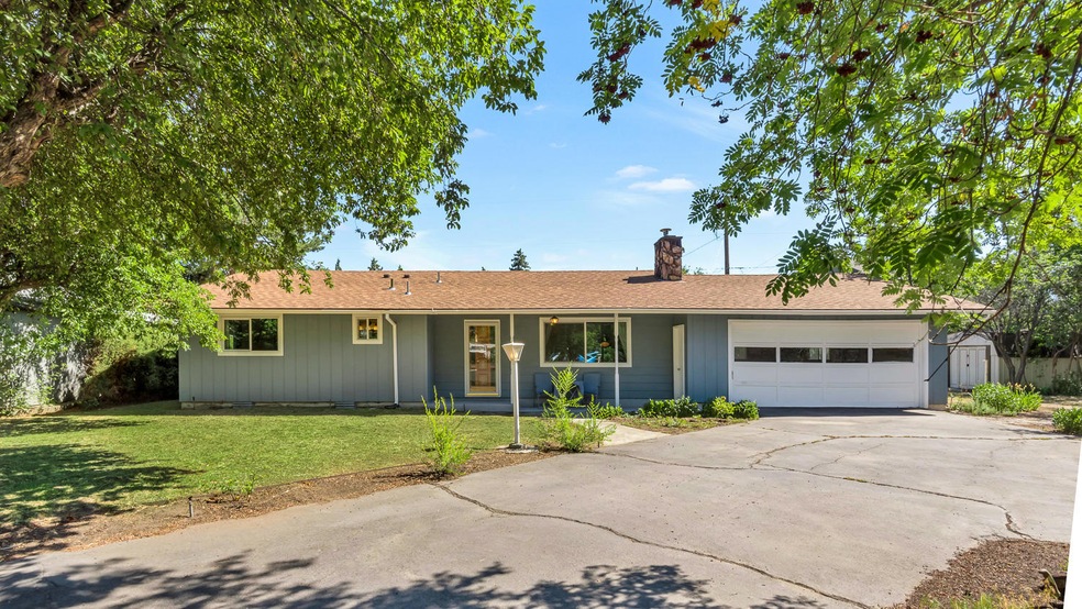 1521 NE McLaughlin 1