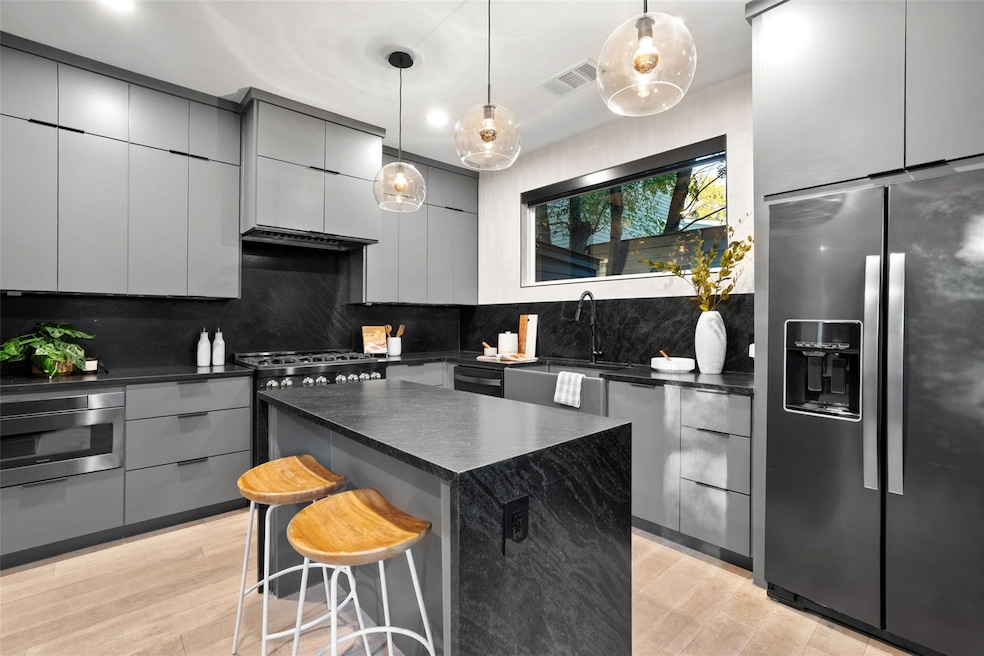 2209 Rae Dell Ave, Austin, TX 78704 - photo 1