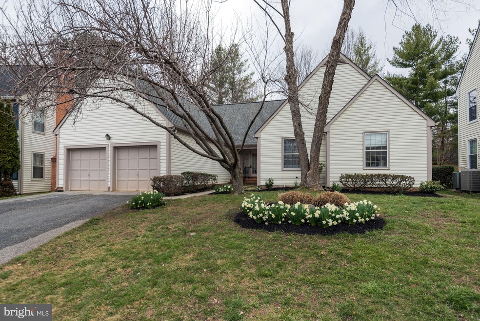 11417 Frances Green Dr, North Potomac, MD 20878 - photo 1