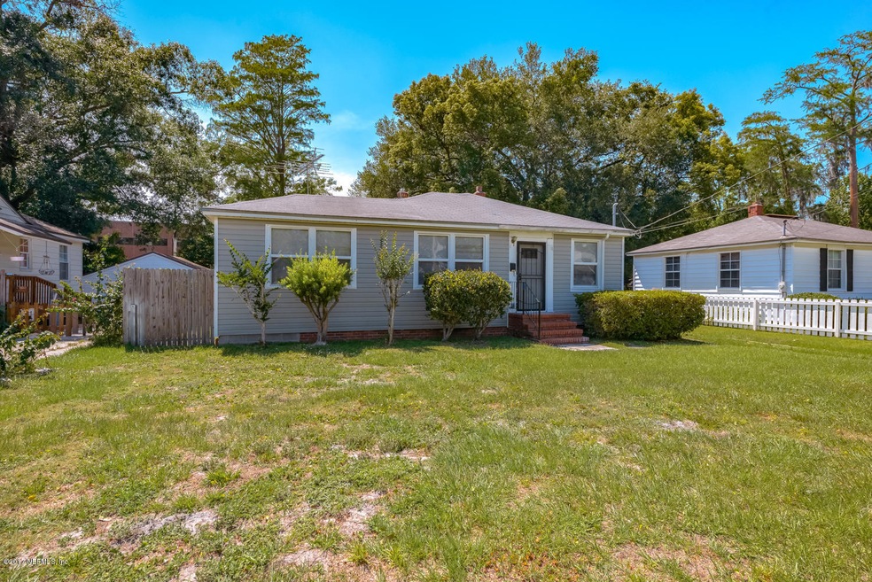 1304 Macarthur St, Jacksonville, FL 32205 - photo 1