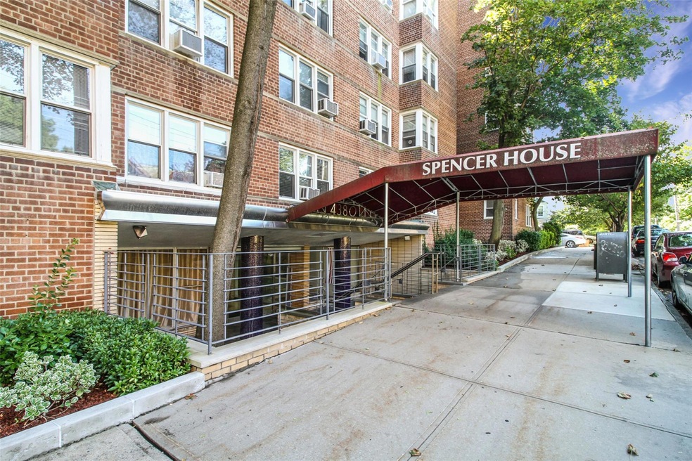 4380 Vireo Ave unit L15, Bronx, NY 10470 - photo 1