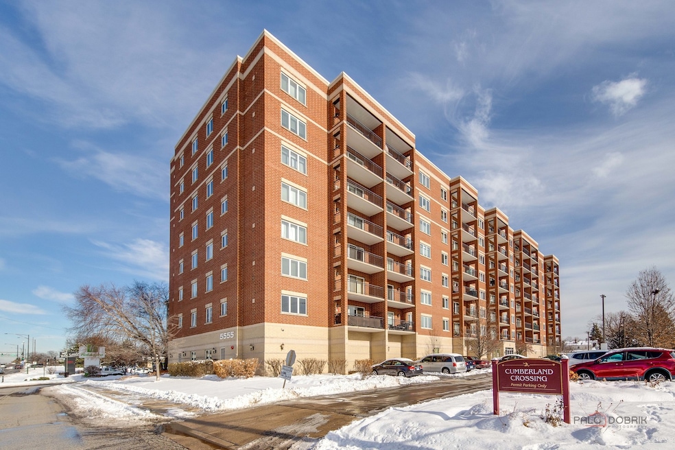 Cumberland Crossing unit 803, Chicago, IL 60656 - photo 1