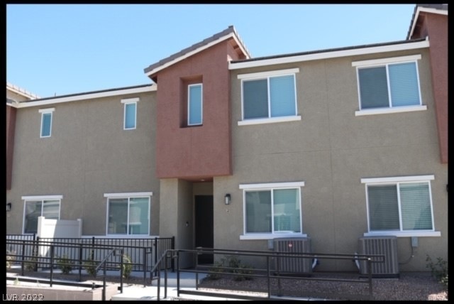 Almost Brand New Built 2020.  Quiet street and a W