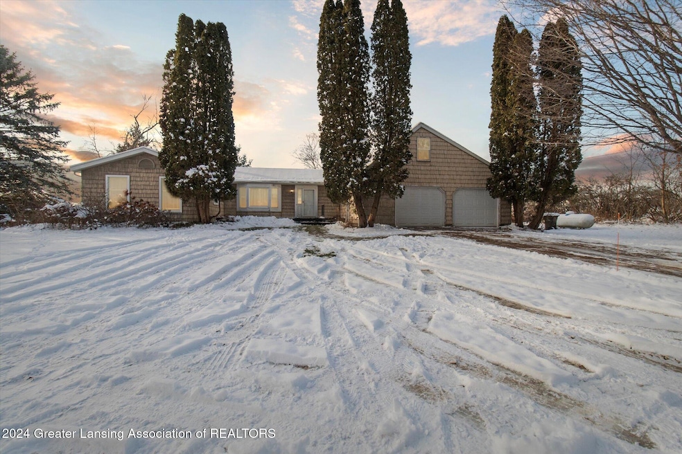 01-13707-Oneida-Rd-Grand-Ledge-MI-48837-