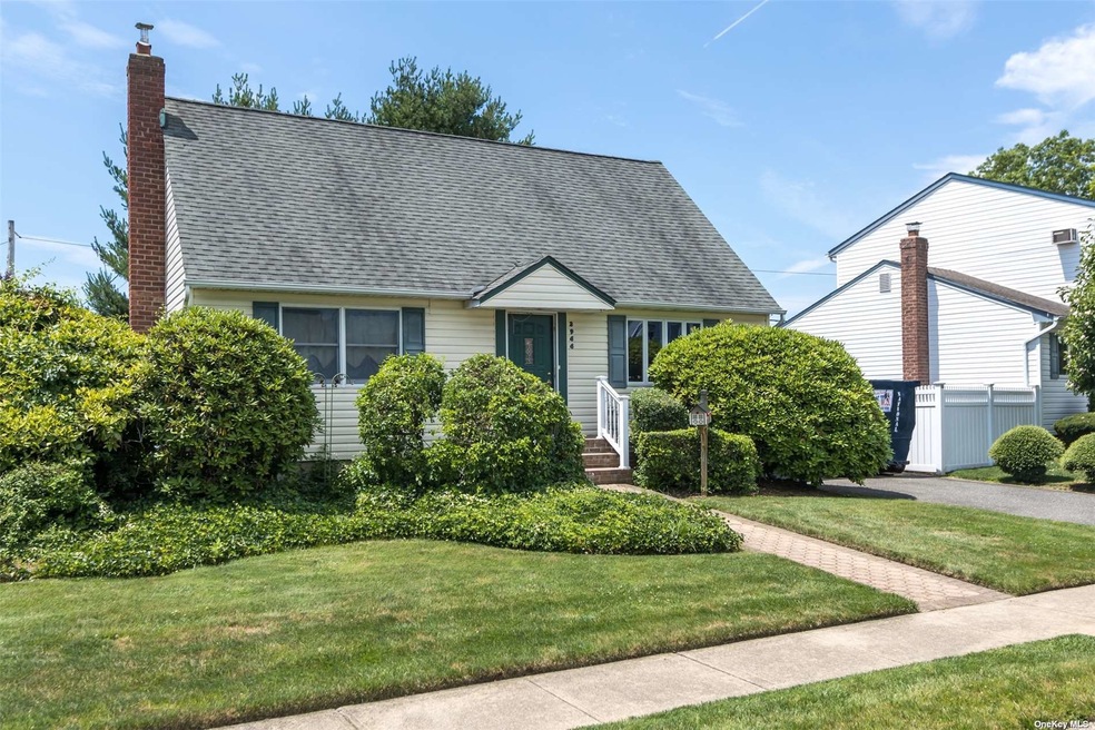 3944 Old Post Rd, Seaford, NY 11783 - photo 1