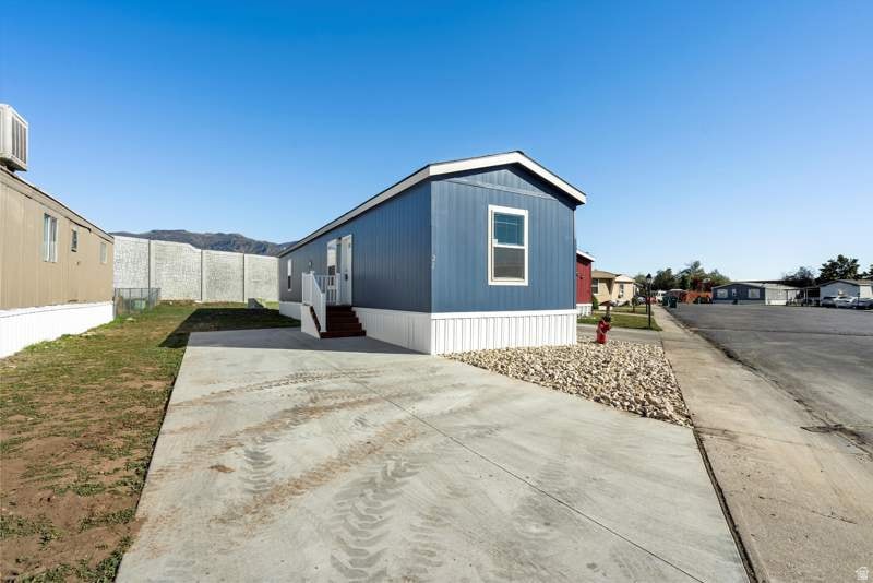 1500 N Angel St unit 22, Layton, UT 84041 - photo 1