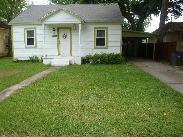 2904 Avenue G, Bay City, TX 77414 - photo 1