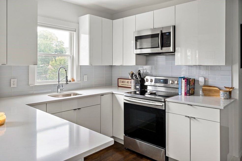 4438 Washington St unit 3, Boston, MA 02131 - photo 1