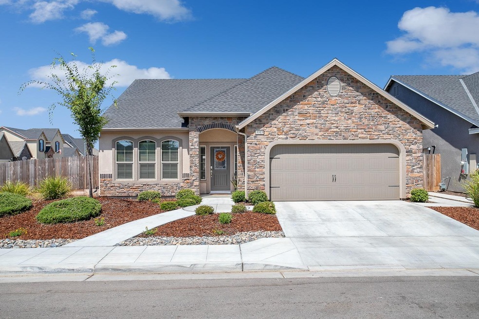 3313 N Pearwood Ave, Fresno, CA 93727 - photo 1