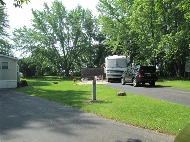 117 Meadow Ln, Edgerton, WI 53534 - photo 1