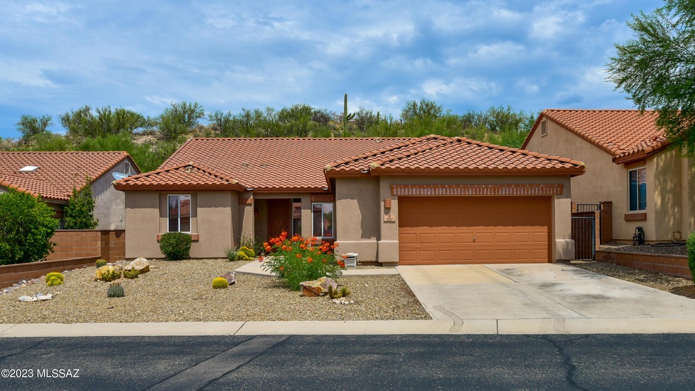 1527 E Tascal Loop