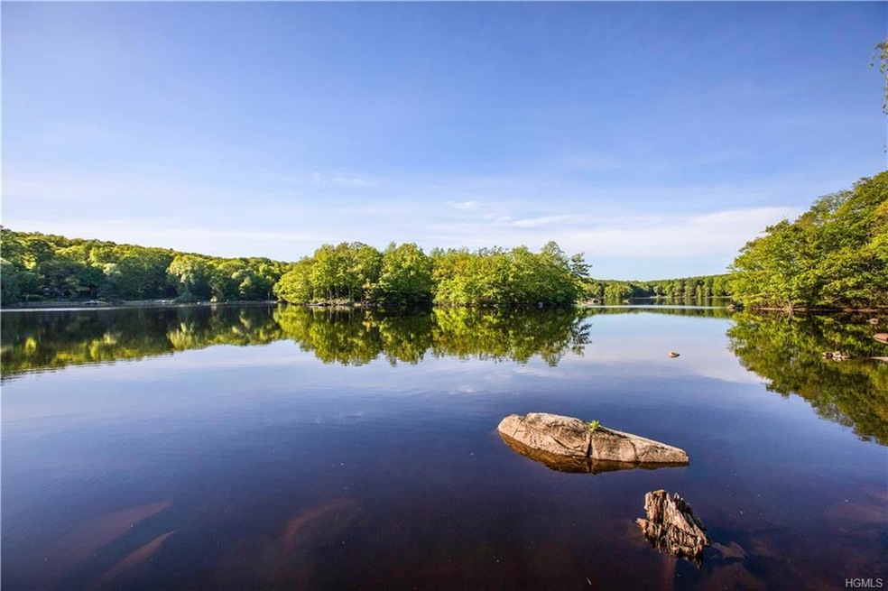 302 Old Forge Dr, Carmel, NY 10512 - photo 1