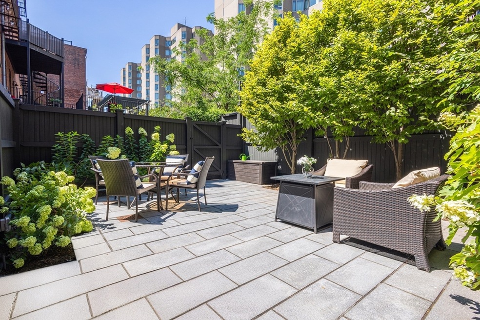 256 W Newton St unit 1, Boston, MA 02116 - photo 1