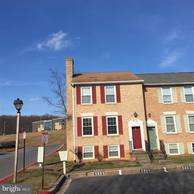 5801 Richardson Mews Square, Halethorpe, MD 21227 - photo 1