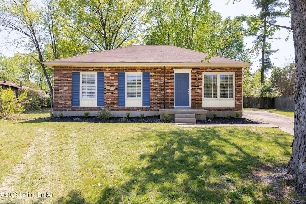 5806 Holly Oak Ct, Louisville, KY 40291 - photo 1