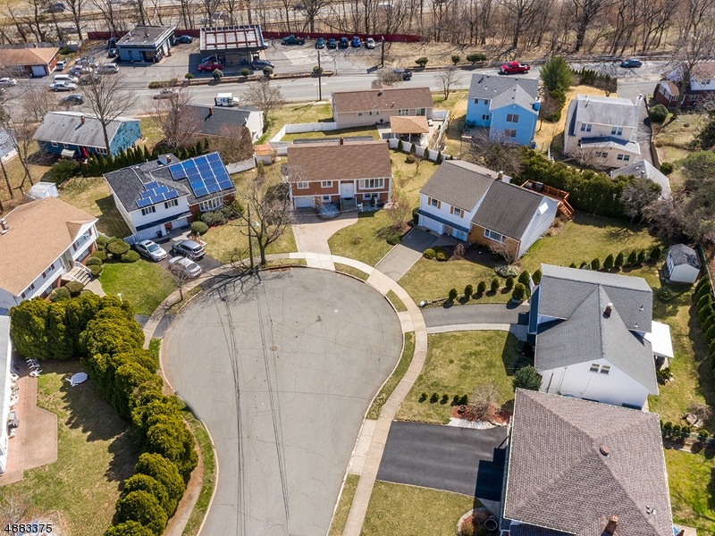 22 Breezy Hill Ct, Clifton, NJ 07013 - photo 1