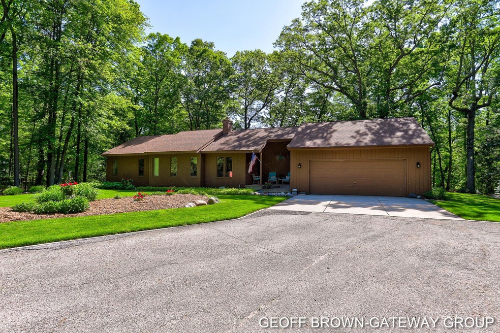 1-web-or-mls-5867 Waddell Creek Dr NE, M