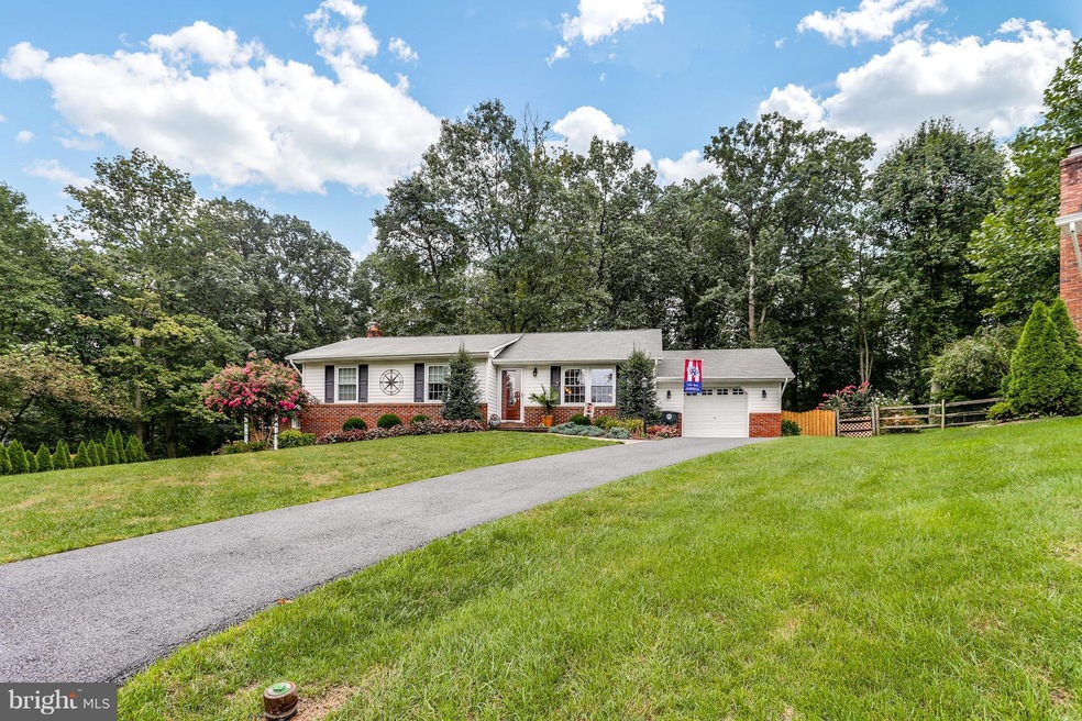6209 Frontier Ct, Sykesville, MD 21784 - photo 1