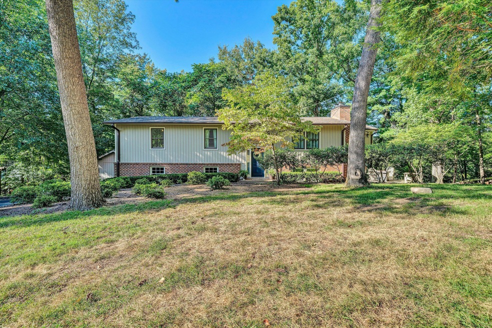 5217 Lipps Rd, Roanoke, VA 24018 - photo 1