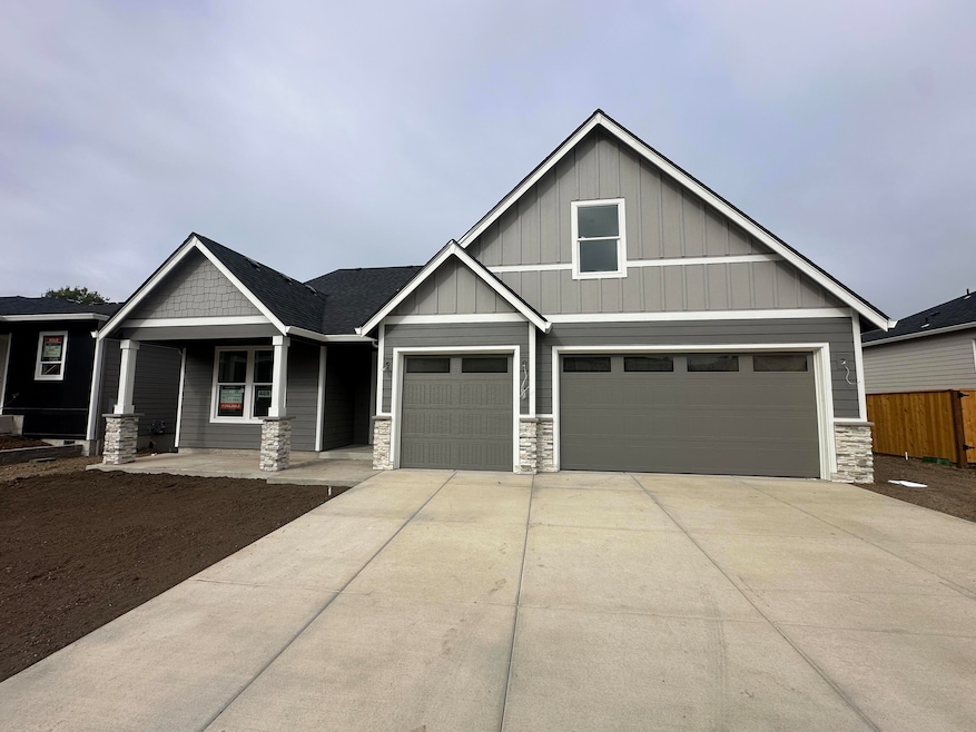 107 Stonegate Dr unit 469, Eagle Point, OR 97524 - photo 1