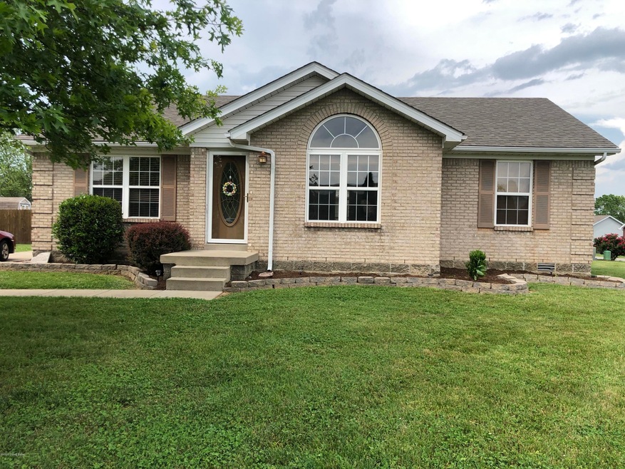 384 Forest Ridge Dr, Mount Washington, KY 40047 - photo 1
