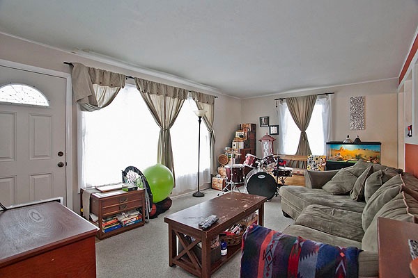 2304 Sigwalt St, Rolling Meadows, IL 60008 - photo 1